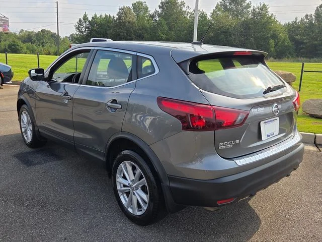 Used 2018 Gray Nissan S image 10