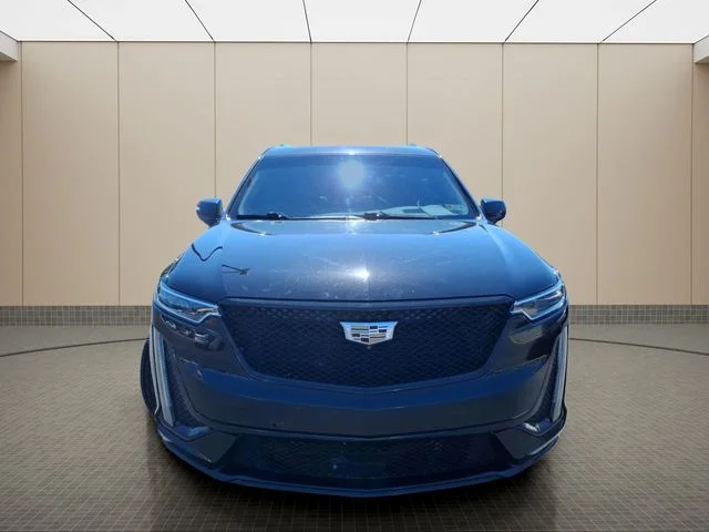 Used 2020 Black Cadillac Sport image 3