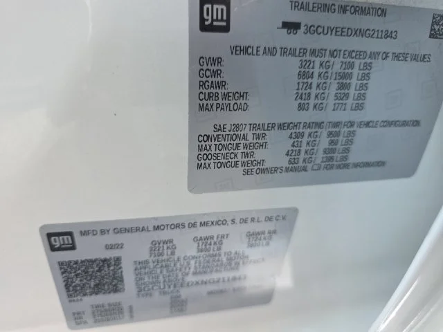 Used 2022 White Chevrolet RST image 34