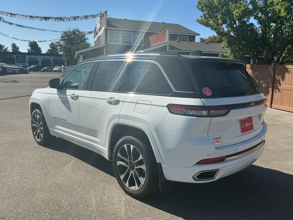 Used 2022 Bright White Jeep Overland image 7