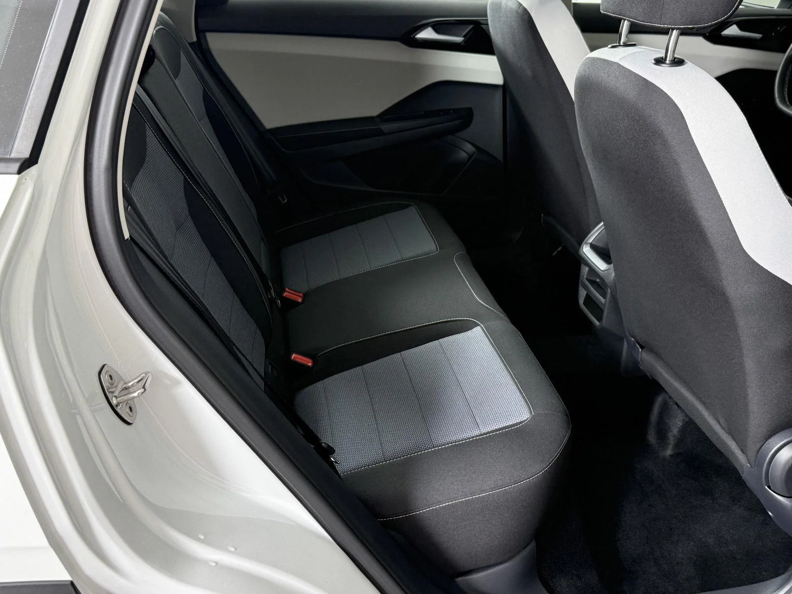 New 2027 Pure White Volkswagen S image 16