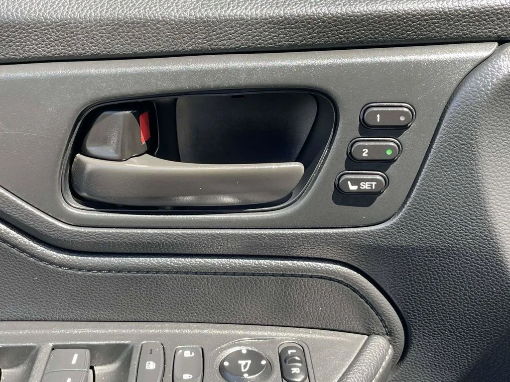 2025 Honda Odyssey Sport L - Photo 23