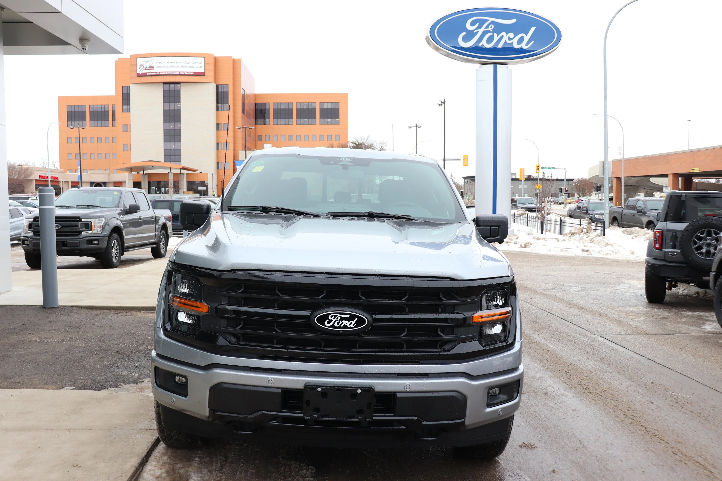 New 2026 Agate Black Metallic Ford XLT image 2