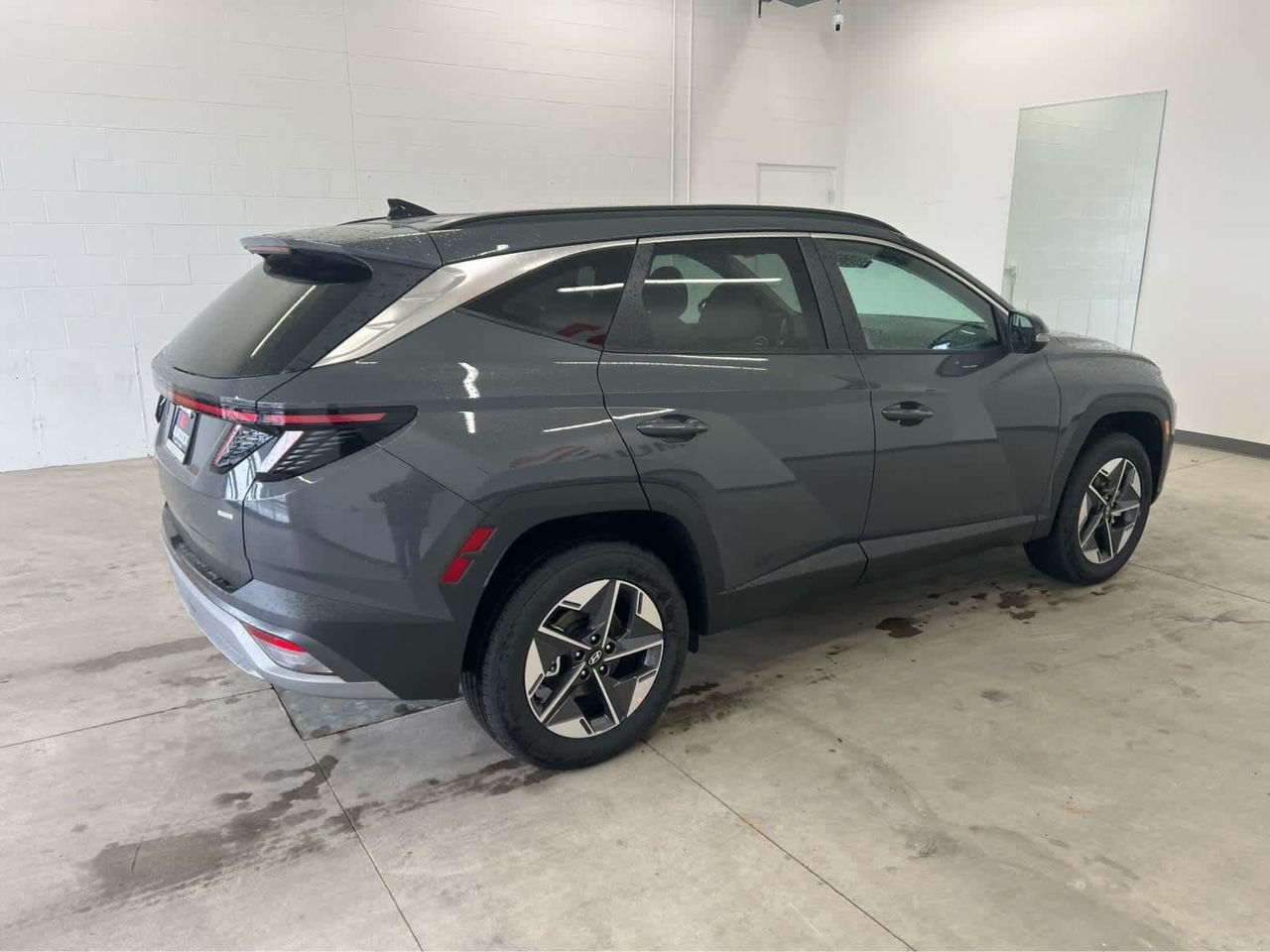 New 2026 Ecotronic Gray Hyundai SEL Premium AWD image 4