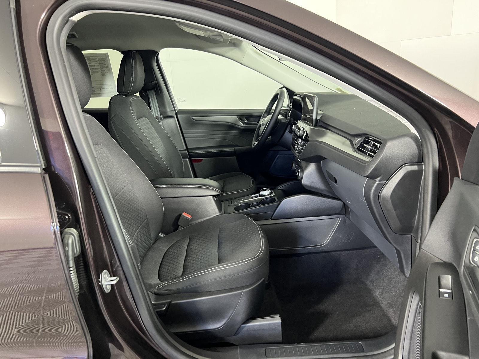 Used 2023 Cinnabar Red Ford Active image 13