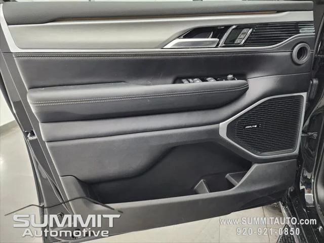 New 2026 High Gloss Black Exterior Paint Jeep Grand Wagoneer image 48