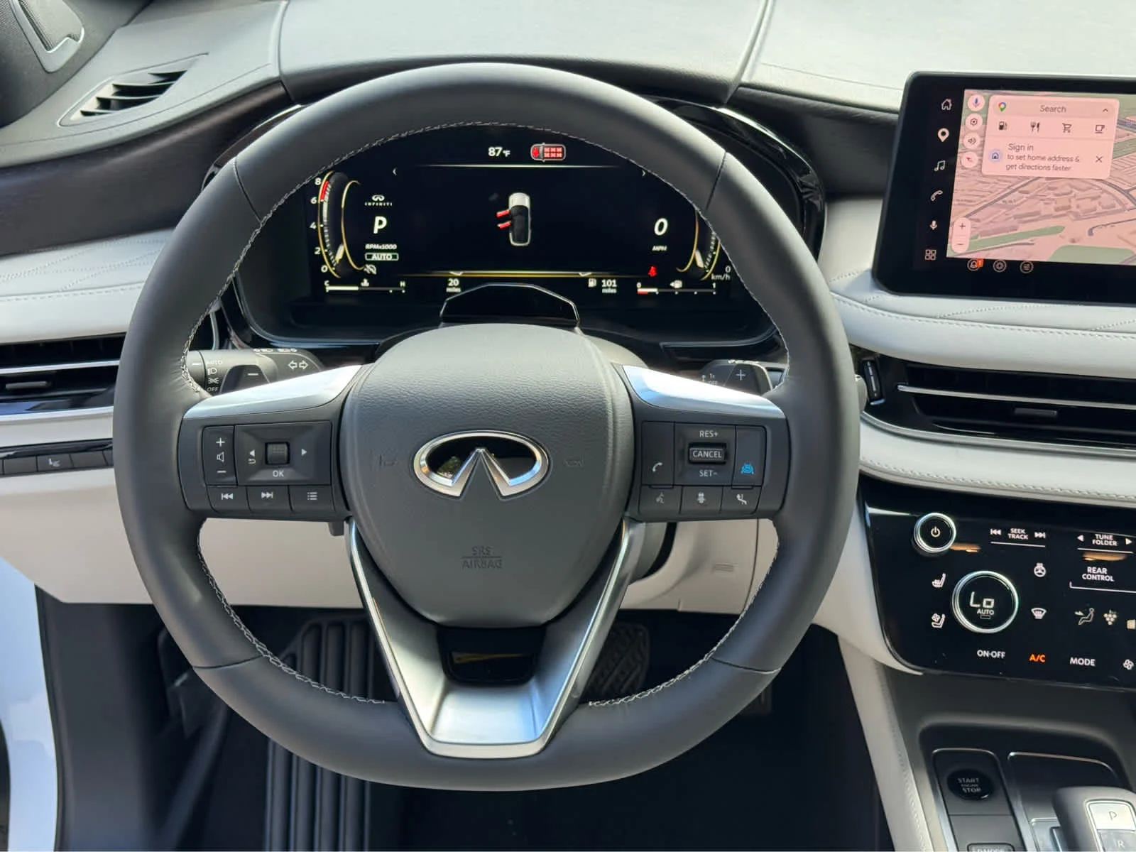 New 2027 2T RAD WHT INFINITI Autograph AWD image 18