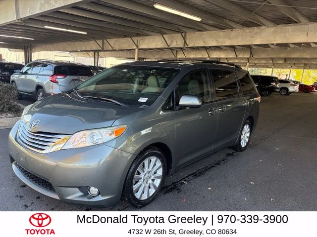 Used 2011 Green Toyota Limited image 1