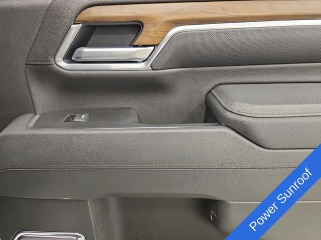 Used 2025 Summit White Chevrolet High Country image 17