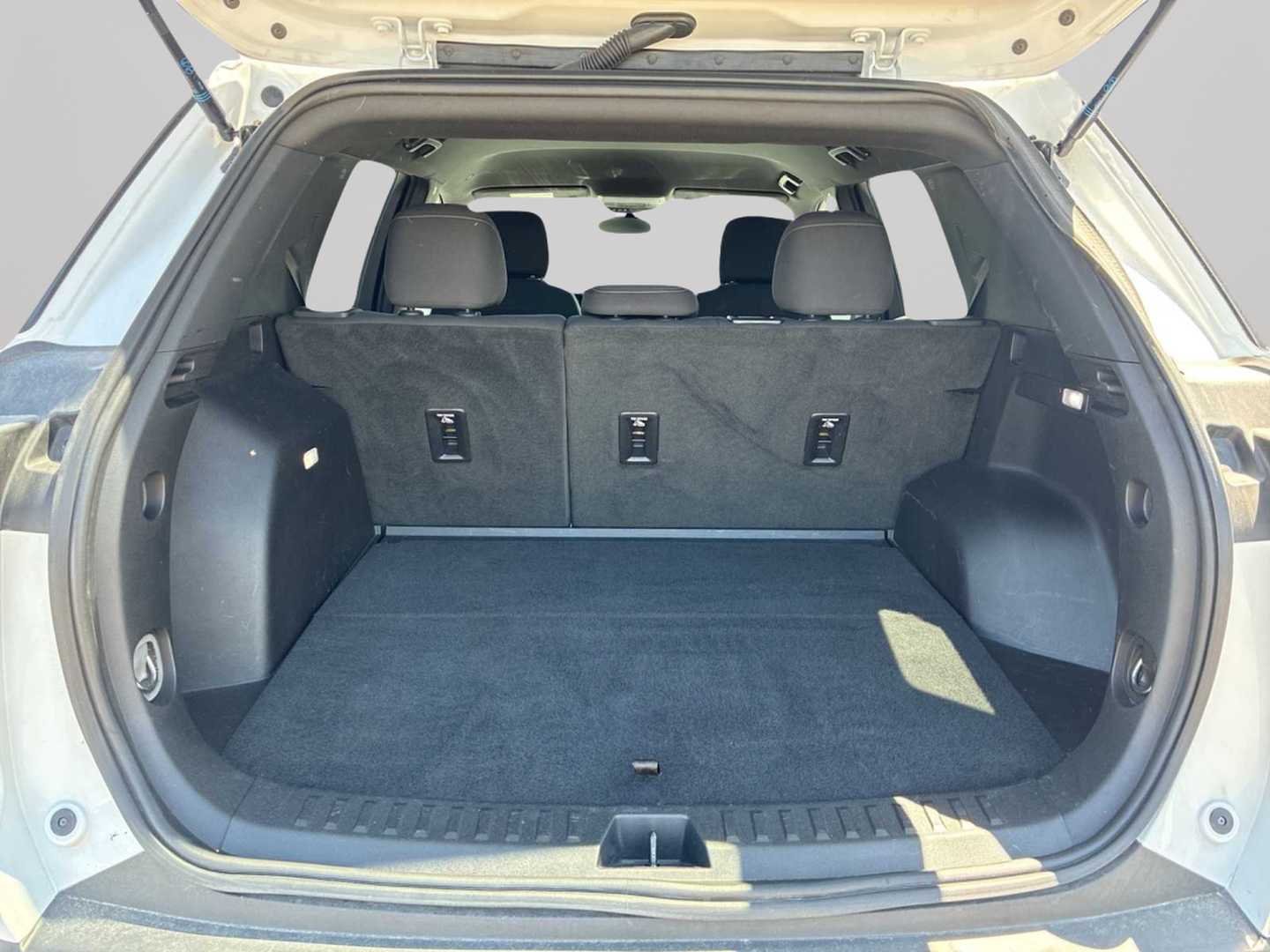 2025 Chevrolet Equinox LT - Photo 28