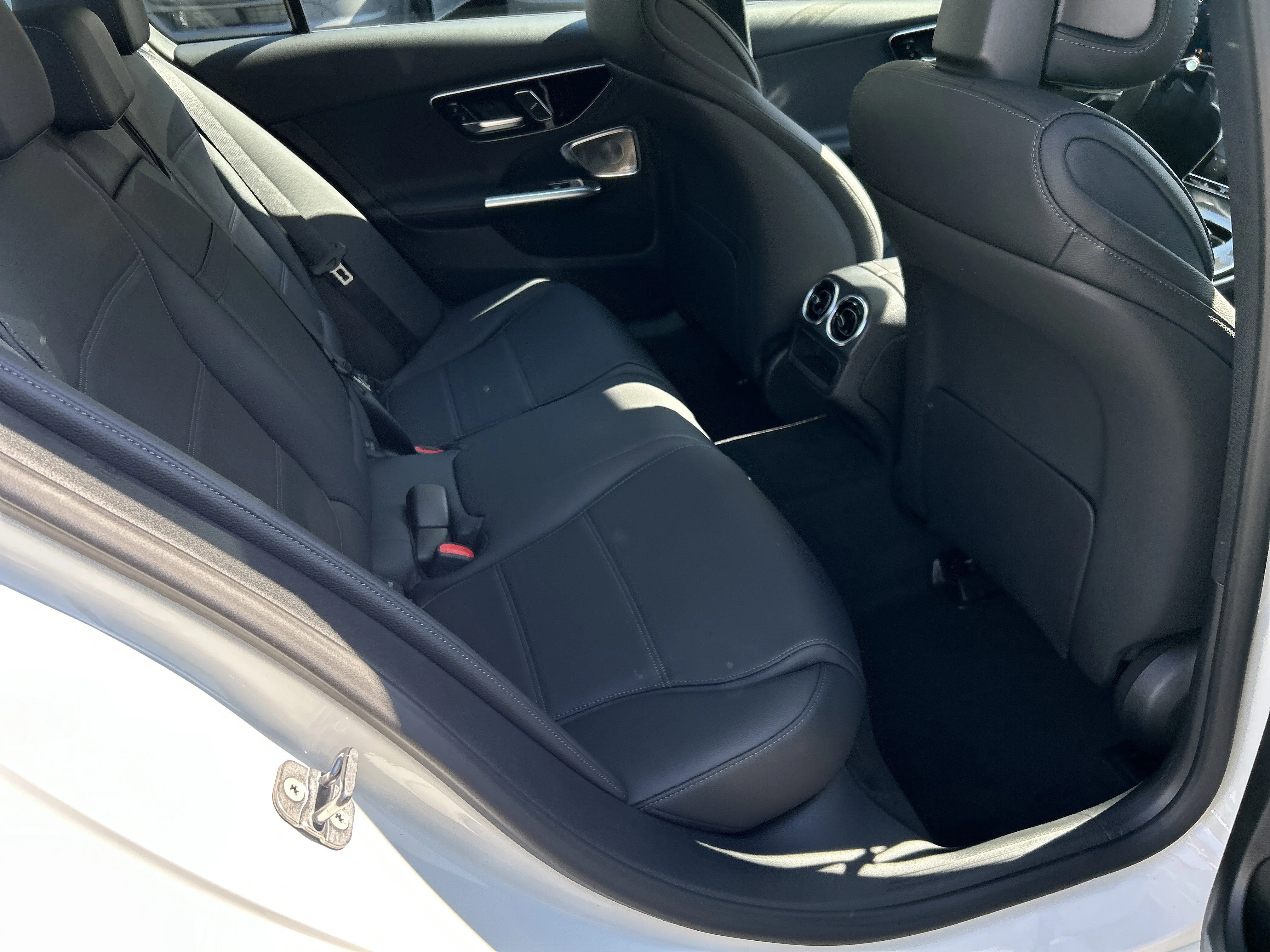 New 2026 Polar White Mercedes-Benz C 300 4MATIC® Sedan image 39