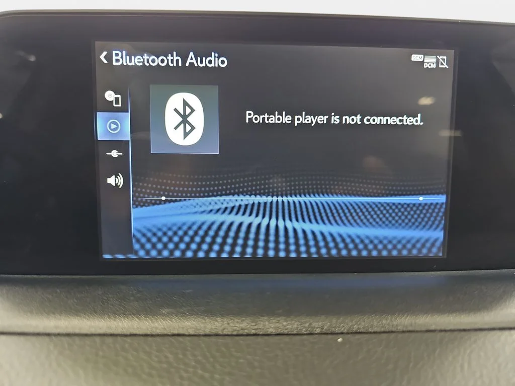 Used 2022 White Lexus 350 image 23