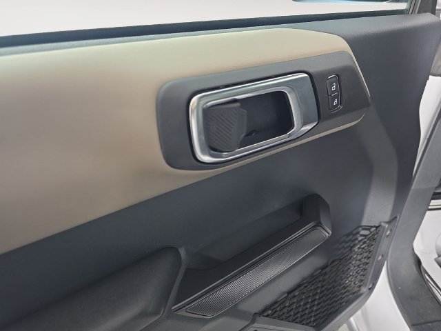 Used 2024 Oxford White Ford Wildtrak image 10