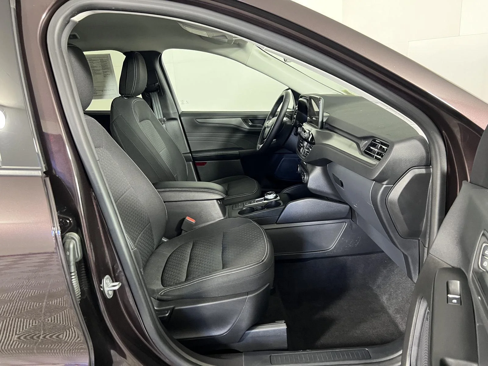 Used 2023 Cinnabar Red Ford Active image 13