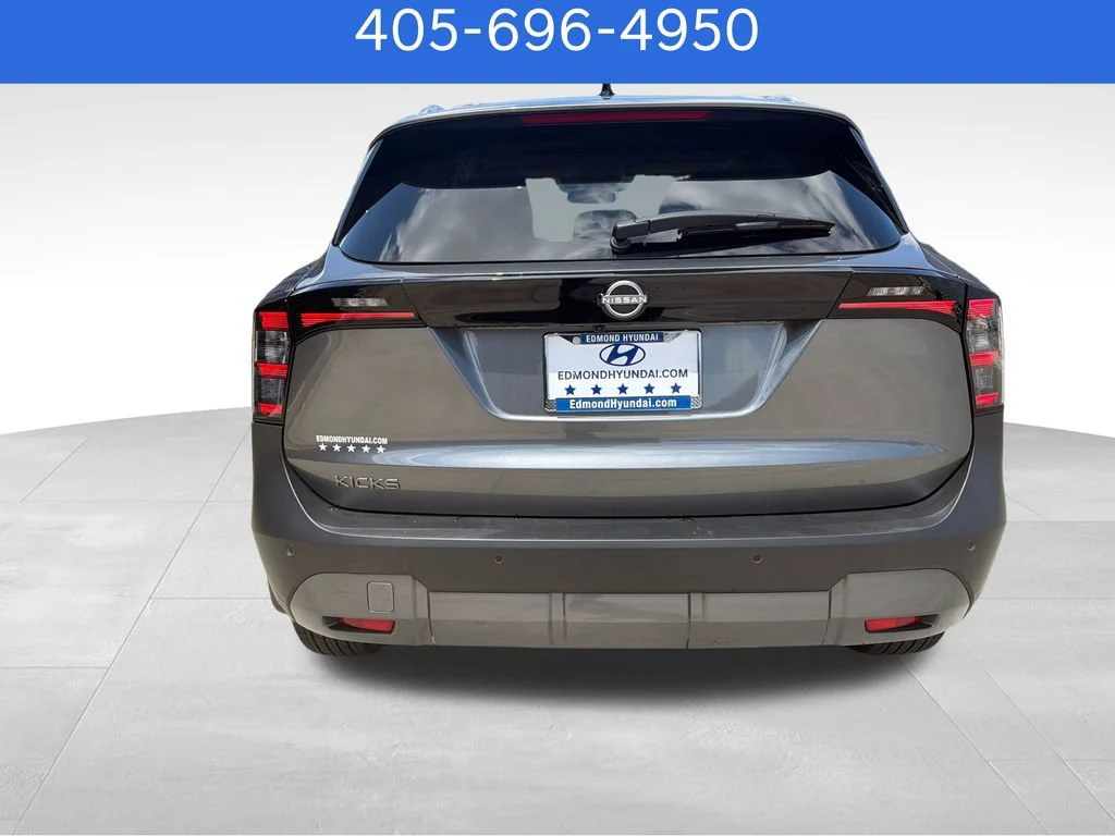 Pre-Owned 2026 Nissan Kicks SV