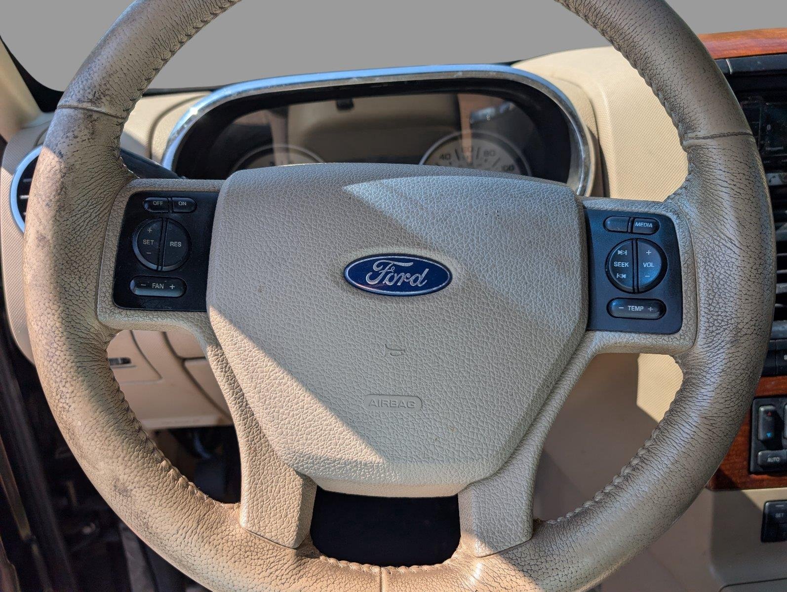 Used 2006 Mineral Grey Metallic Ford Eddie Bauer image 25