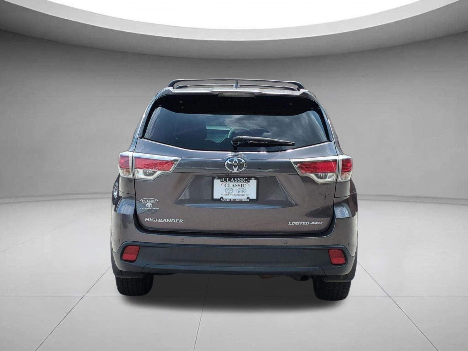 Used 2014 PREDAWN GRAY MICA TOYOTA  image 4