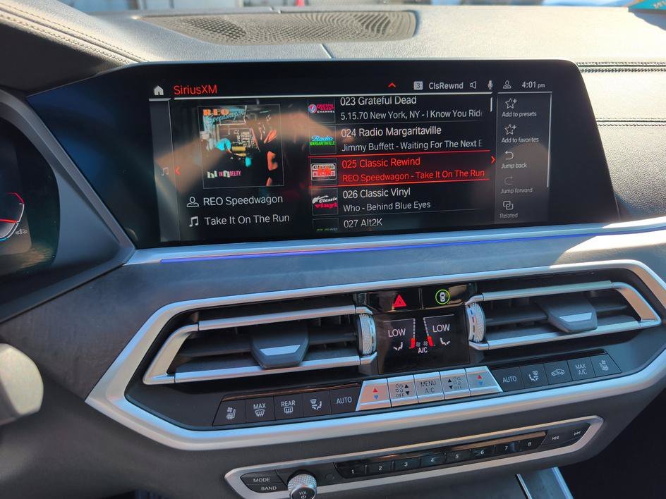Used 2021 Arctic Gray Metallic BMW M50i image 25
