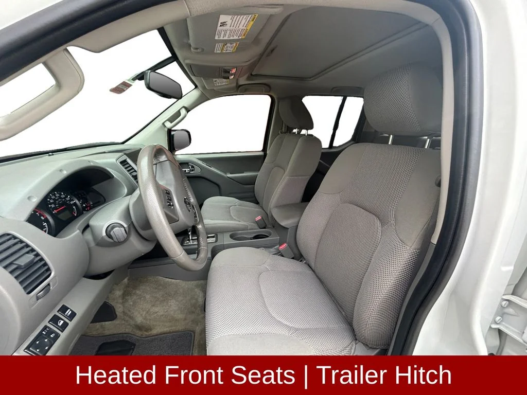 Used 2017 Glacier White Nissan  image 10