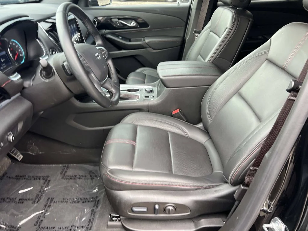 Used 2024 Mosaic Black Metallic Chevrolet RS image 17