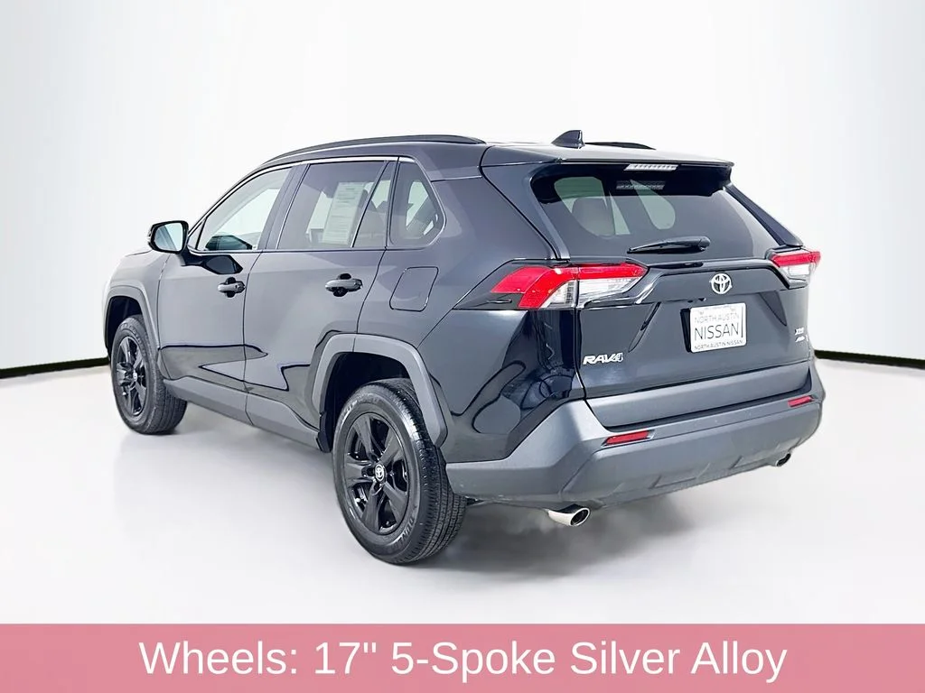 Used 2025  Toyota XLE image 5