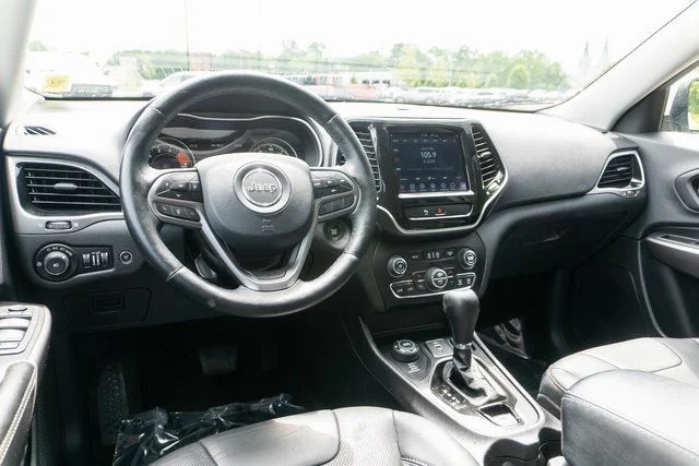 Used 2019 White Jeep Limited image 13