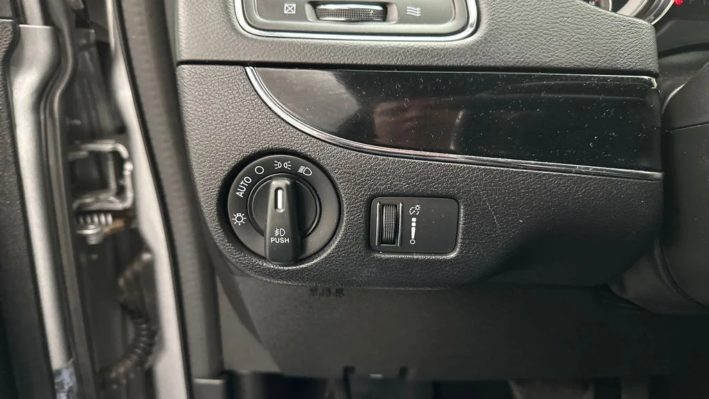 Used 2019 Silver Dodge SE image 21