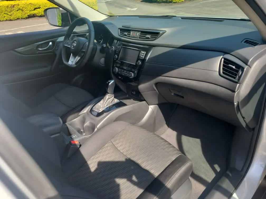 Used 2018 Brilliant Silver Nissan SV image 22