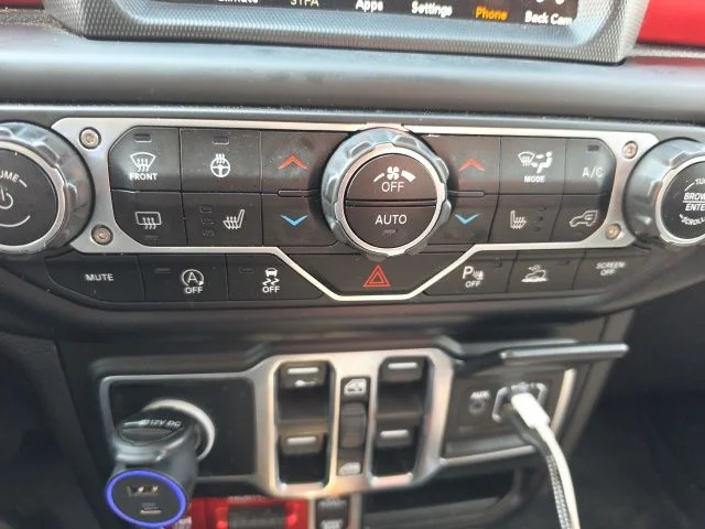 Used 2021 Silver Jeep Unlimited Rubicon image 26