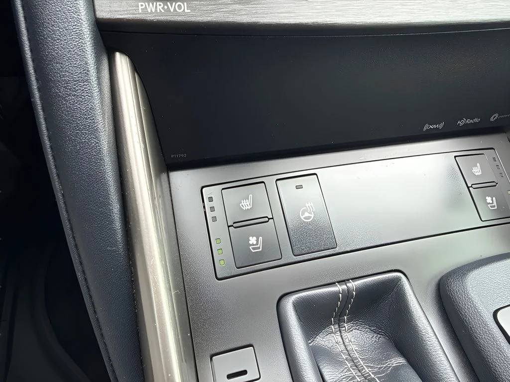 Used 2020 White Lexus 350 image 13