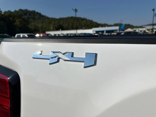 New 2026 Summit White GMC Pro image 18