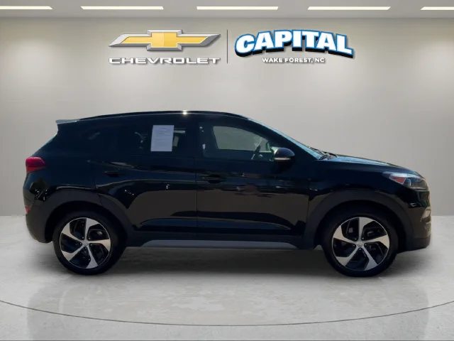 Used 2018 Black Hyundai Value image 7