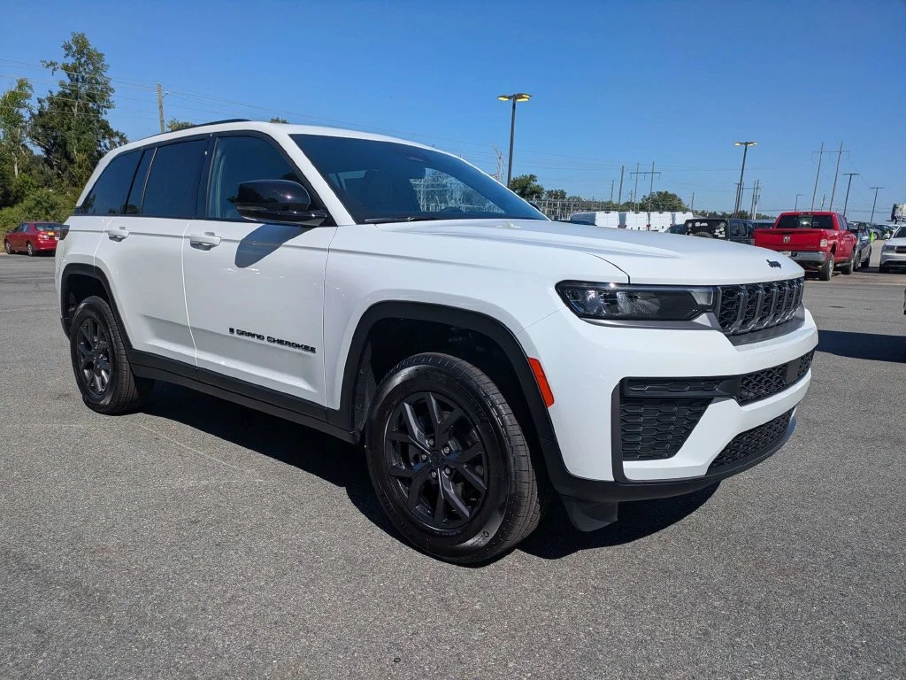 New 2027 Bright White Clear-Coat Paint Jeep  image 2