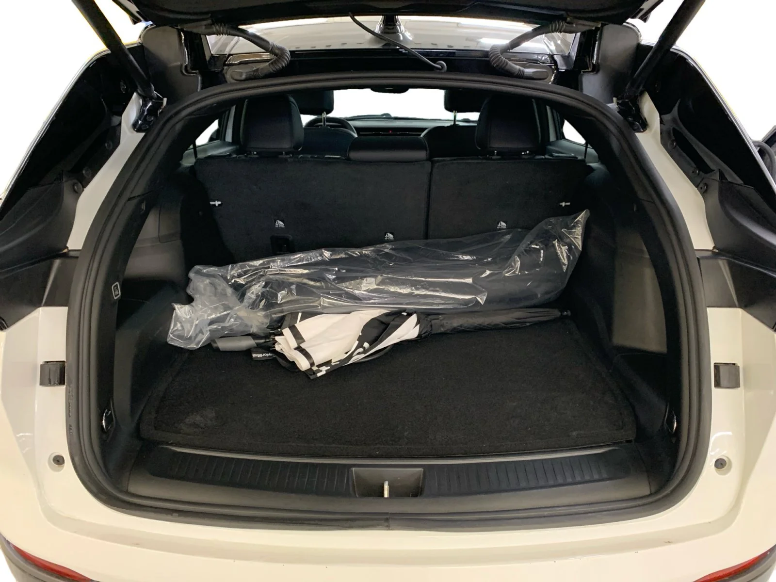 Used 2025 Bright White Jeep Limited image 19