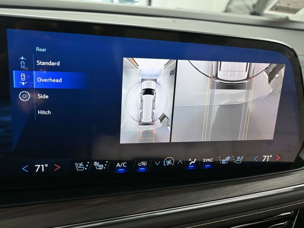 2025 Chevrolet Suburban Premier - Photo 21