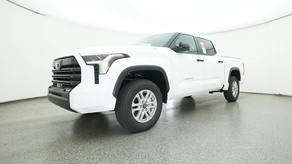 2025 Toyota Tundra SR5 - Photo 8