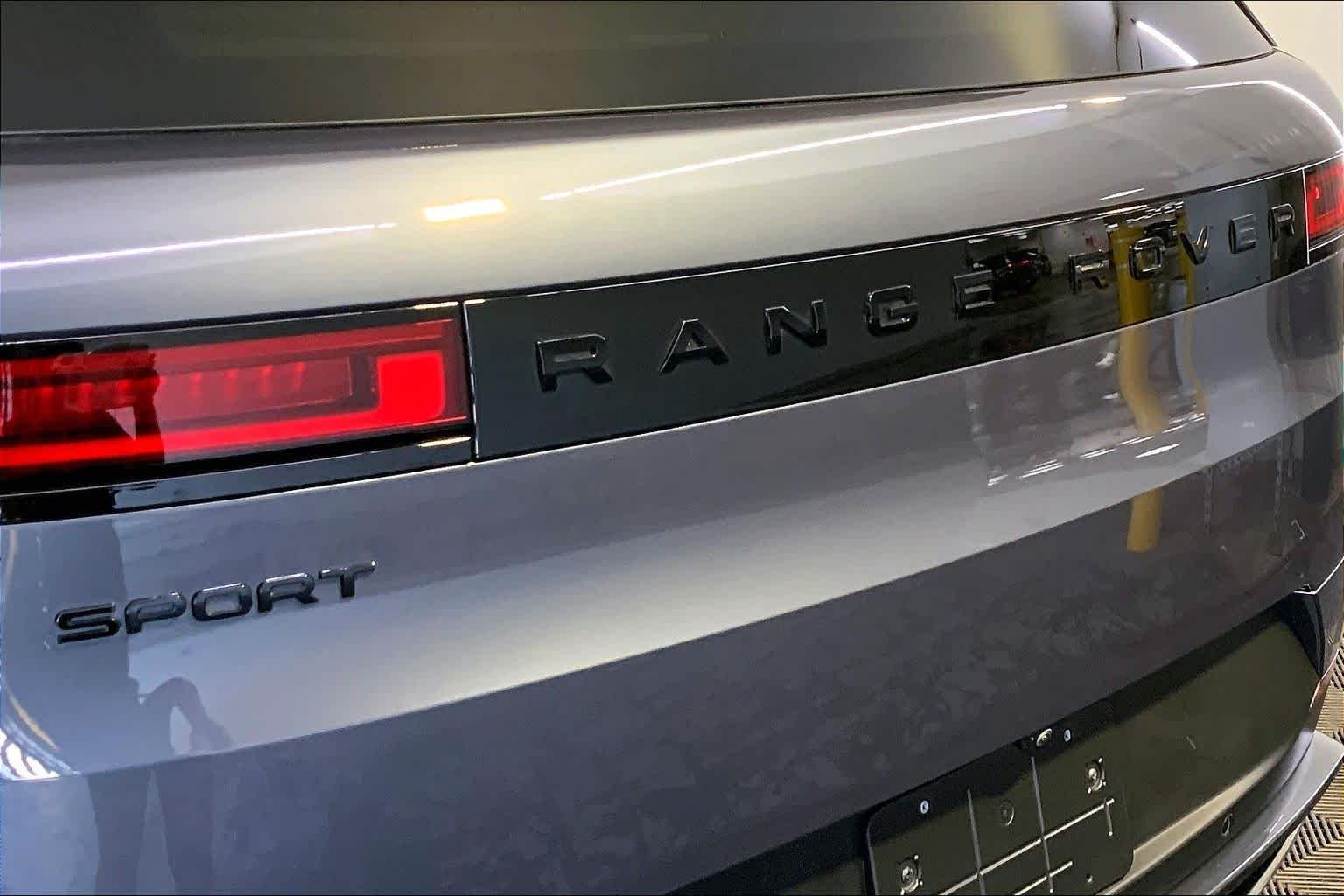 Used 2025 Varesine Blue Metallic Land Rover SE image 31