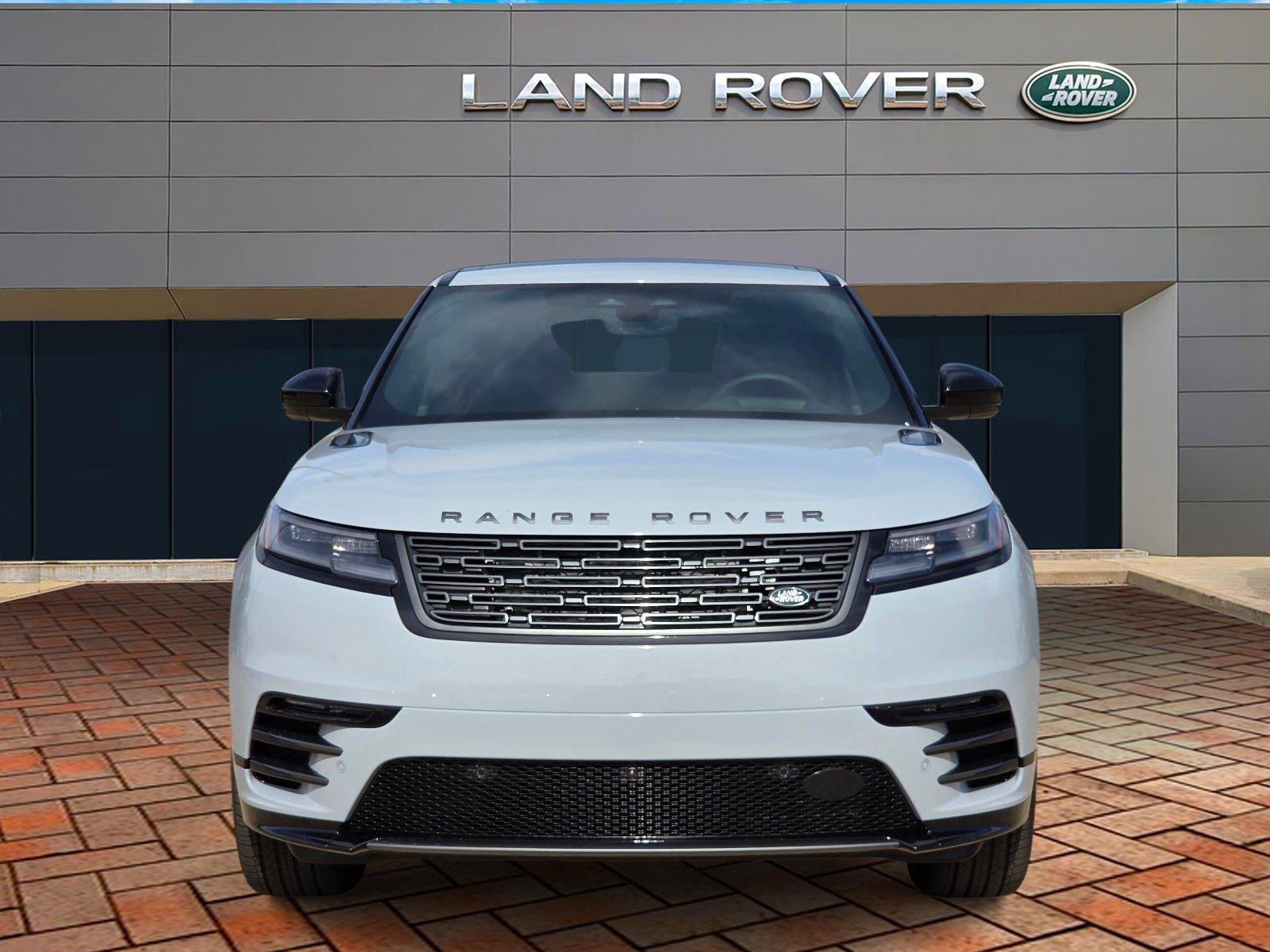 New 2026 Arroios Grey Land Rover Belgravia Edition image 2