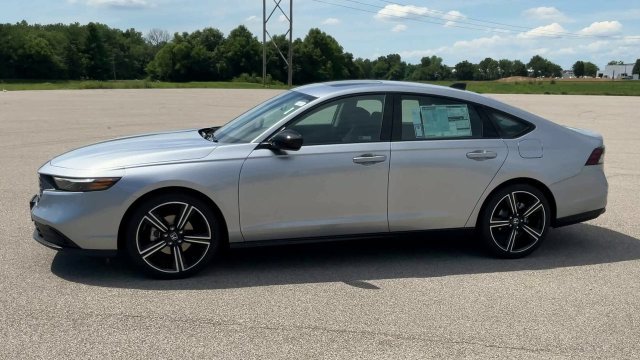 New 2026 Solar Silver Metallic Honda SE image 5