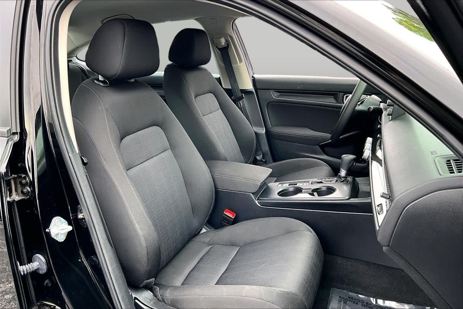 Used 2025  Honda LX image 8
