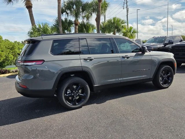New 2027 Sting-Gray Clearcoat Jeep Limited image 8