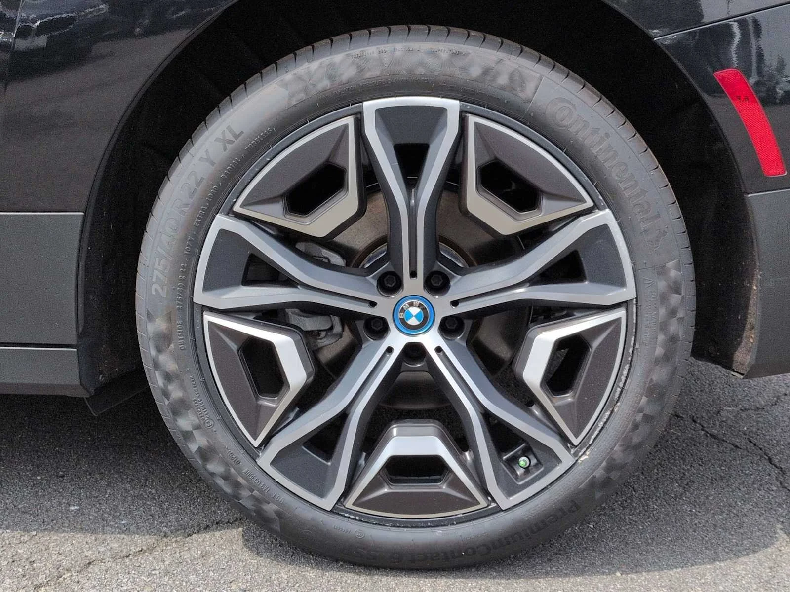 Certified Used 2024 Black Sapphire Metallic BMW xDrive50 image 14