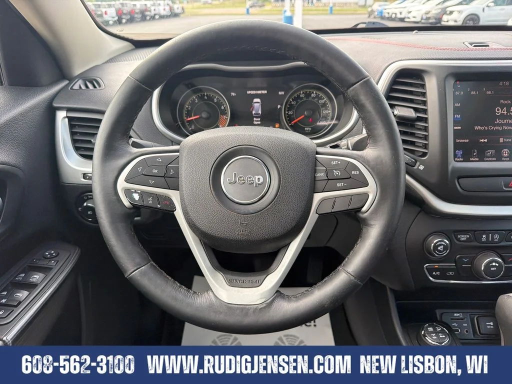Used 2016 Gray Jeep Trailhawk image 14