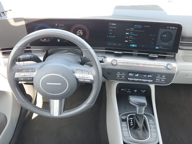 Used 2025 White Hyundai SEL image 27