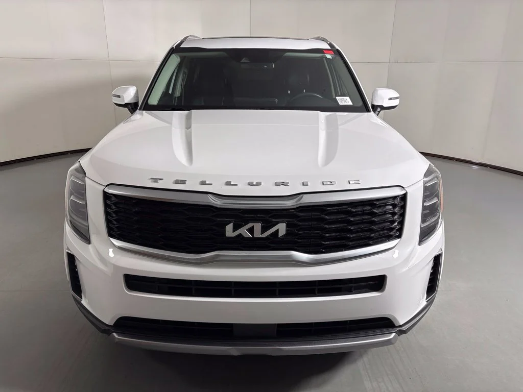 Used 2022 White Kia EX image 3