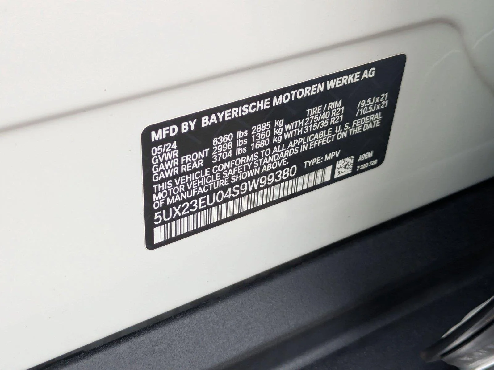 Used 2025 Mineral White Metallic BMW xDrive40i image 37