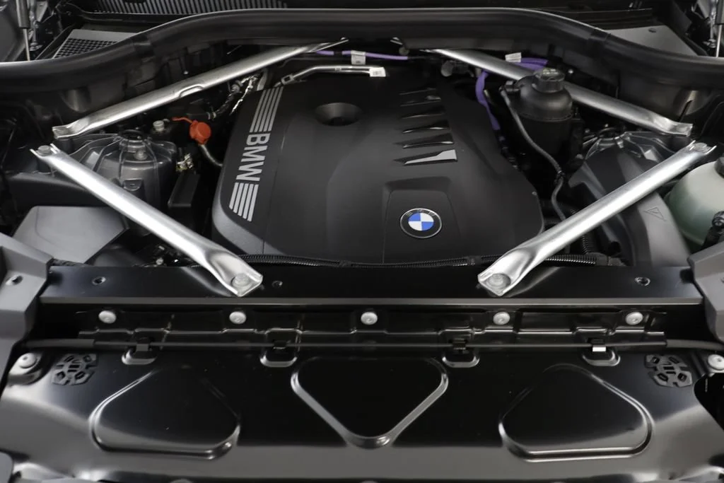 New 2026 SKYSCRAPER GREY BMW xDrive40i image 23