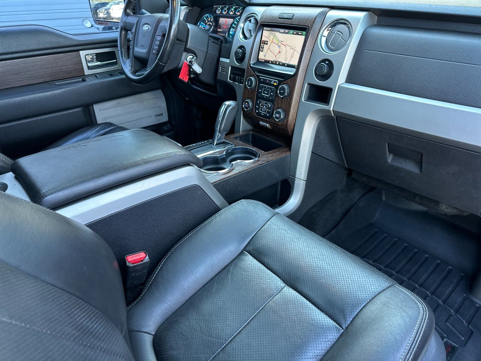 Used 2013 White Ford Lariat image 14
