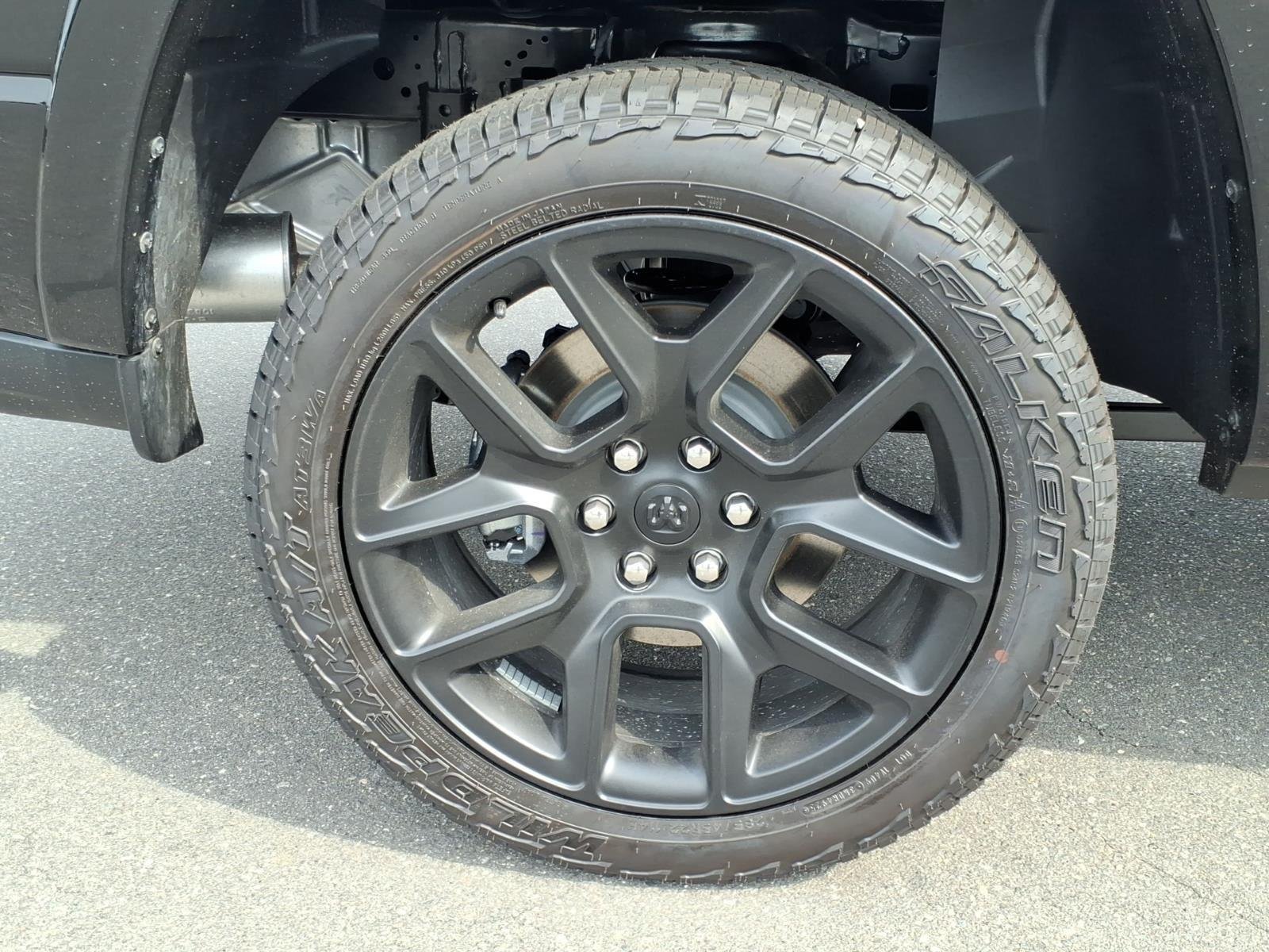 New 2026 Diamond Black Crystal Pearl-Coat Exterior Paint RAM Laramie image 11