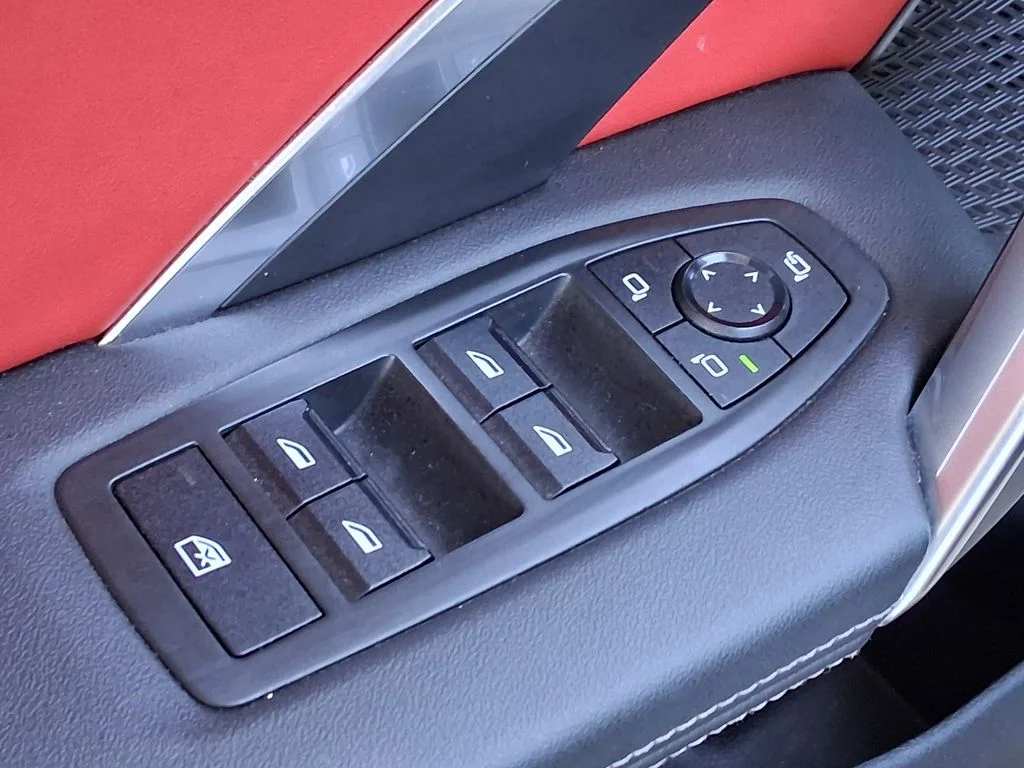 Used 2024 White BMW xDrive28i image 15